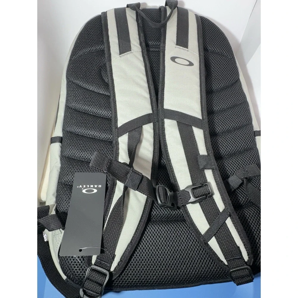 Oakley Gearbox 5 Speed 24L Backpack Stone Gray/Black NWT